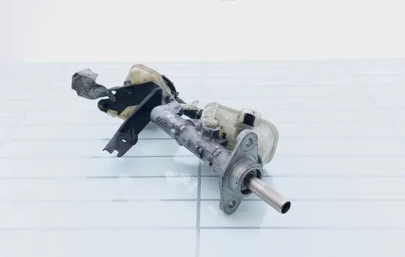 Honda Civic Master brake cylinder 8D4 SMG-E0