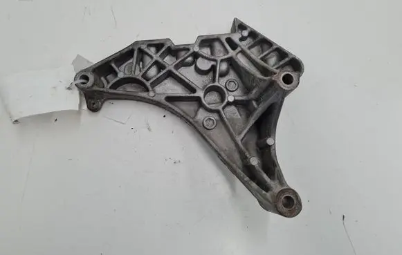 Volkswagen Golf VI Engine mounting bracket 03L199207