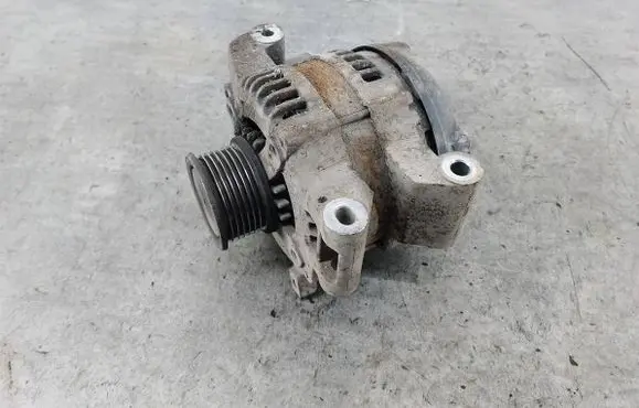 Toyota Avensis T270 Generator/alternator 270600G021
