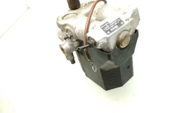 Mercedes-Benz E W124 ABS Pump 0265200043