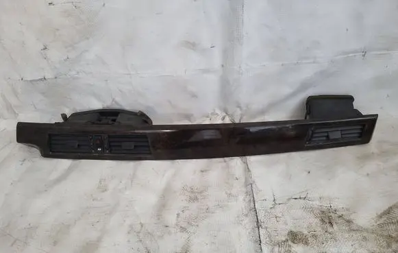 BMW 5 E60 E61 Dash center air vent grill 6910734