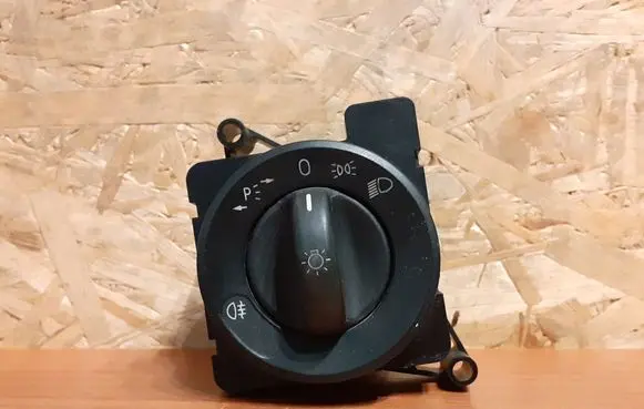 Mercedes-Benz Sprinter W906 Light switch 1576 A9065450504