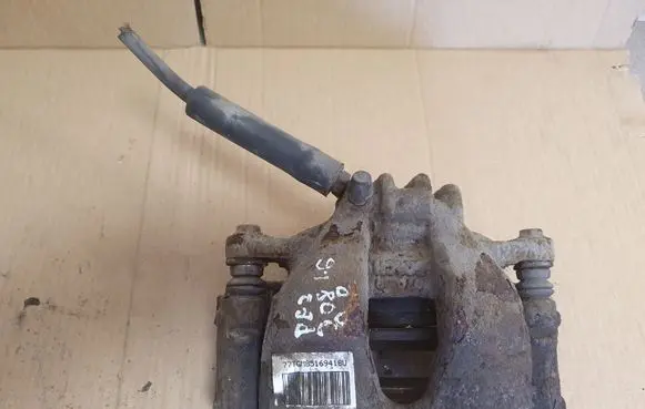 Peugeot 308 Front brake caliper