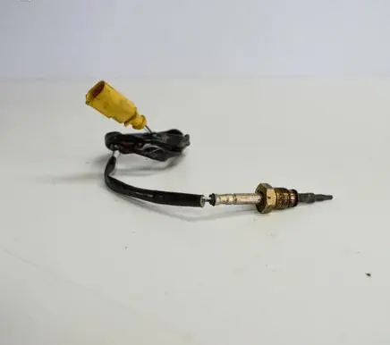 Audi A3 S3 8V Oil temperature sensor 8W0906088S