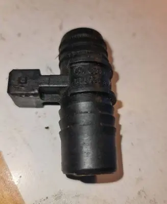 Volkswagen Golf III Fuel line/pipe/hose 068906391A 3900760973
