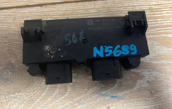 Audi A4 S4 B9 Tailgate/trunk control unit/module 3AA962243H 32825400 E1017829