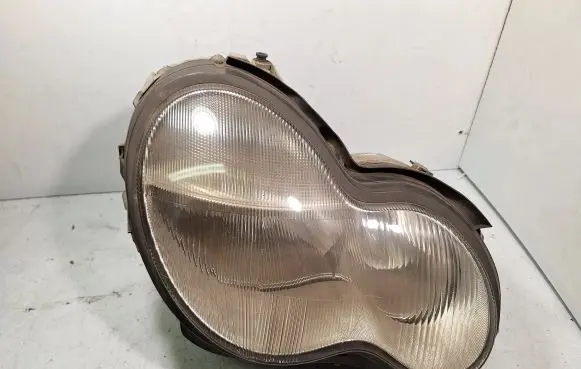 Mercedes-Benz C W203 Headlight/headlamp 1305235457
