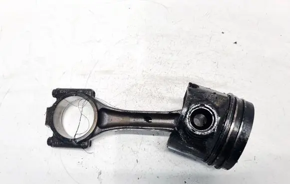Volkswagen Polo IV 9N3 Piston with connecting rod 045f