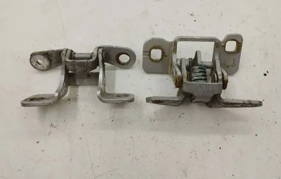 Chrysler 300 - 300C Rear door hinge set 