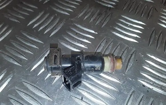 Fuel injector