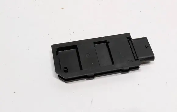 Audi Q3 8U Aerial antenna amplifier 5WA962133G 5WA962133E 2532213006