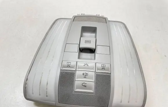 Mercedes-Benz E W212 Front seat light A2129001509 A2129019602 A2129029203