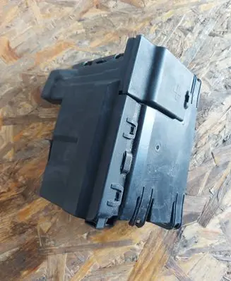 Volkswagen Tiguan Fuse box set 5WA915429A