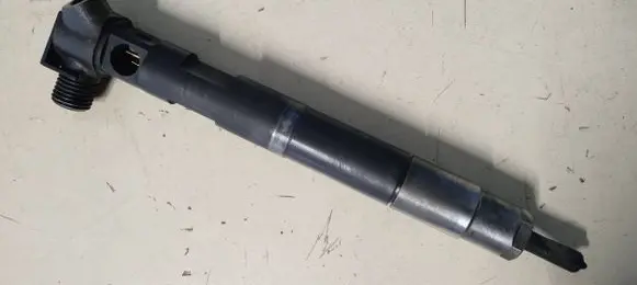 Mercedes-Benz E W212 Fuel injector A6510700587