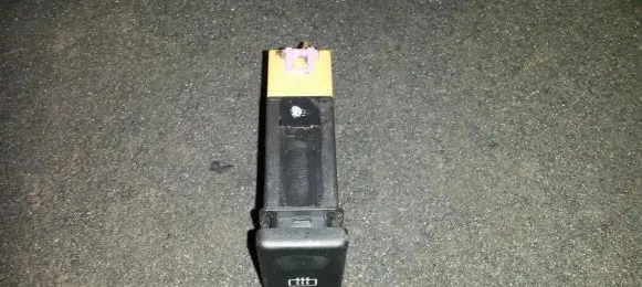 Ford Galaxy Windscreen/window heater switch 7m5959621b ym2118c621bbw