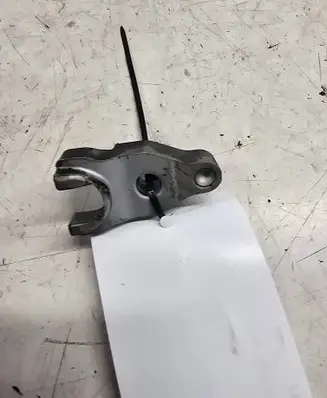 Audi A6 C7 Fuel Injector clamp holder 059216K