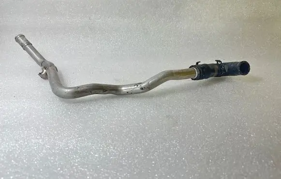 Porsche Cayenne (9PA) Engine coolant pipe/hose 7L0819329A