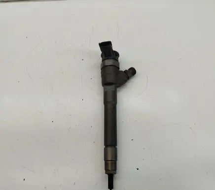 Nissan X-Trail T32 Fuel injector 0445110546