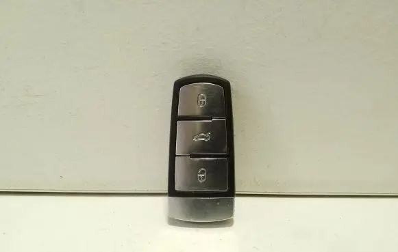 Volkswagen PASSAT B7 Ignition key/card 3C0959752BA