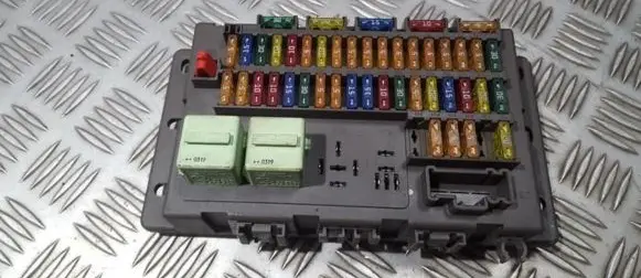 Mini One - Cooper R50 - 53 Fuse box set 518030507 175524100603