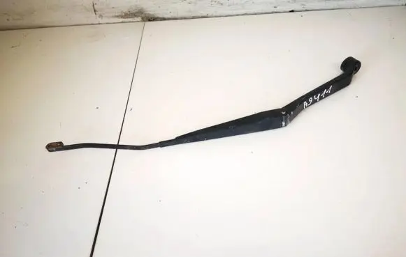Suzuki Grand Vitara II Front wiper blade arm