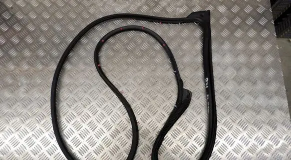 Toyota Yaris XP210 Front door rubber seal 67862K0010