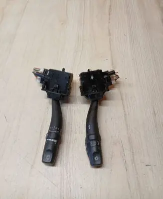 Wiper turn signal indicator stalk/switch