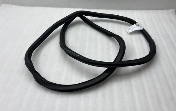 Audi Q2 - Rubber seal rear door 81A833721A