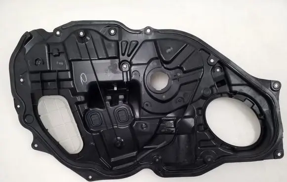 Mazda 6 Front door window/glass frame GS1D5897X