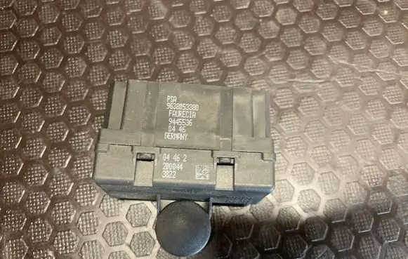 Peugeot 407 Seat heating relay 9638053380 9445536 9638055580