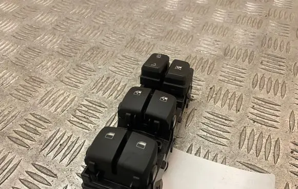 Hyundai Kona I Electric window control switch 93570J9250