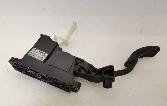 Skoda Octavia Mk1 (1U) Accelerator throttle pedal 0281002346