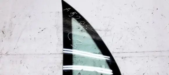 Citroen C3 Rear side window