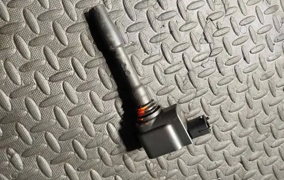 Maserati Ghibli High voltage ignition coil 288233 77430002 774300