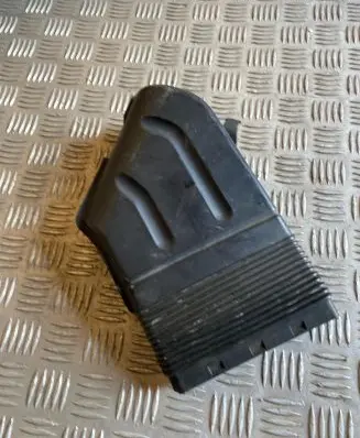 Audi A4 S4 B7 8E 8H Air intake duct part 8E0129617D