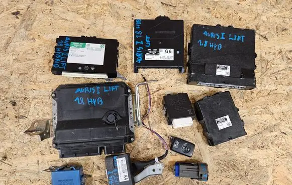 Engine ECU kit and lock set