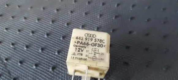 Volkswagen PASSAT B5.5 Other relay 443919578C