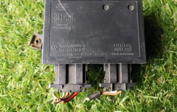 Volkswagen Polo III 6N 6N2 6NF Immobilizer control unit/module 6H0953257B