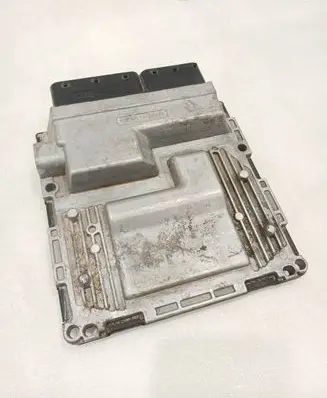 Mercedes-Benz C W204 Engine control unit/module A2711502879 5WK90714 2710107246