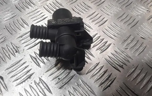 BMW 5 E60 E61 Coolant heater control valve 641169202262 1147412174B