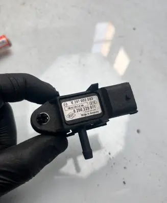 Renault Megane II Air pressure sensor 0281002593 8200225971