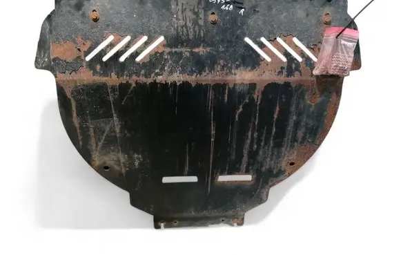 Volvo V50 Engine splash shield/under tray 