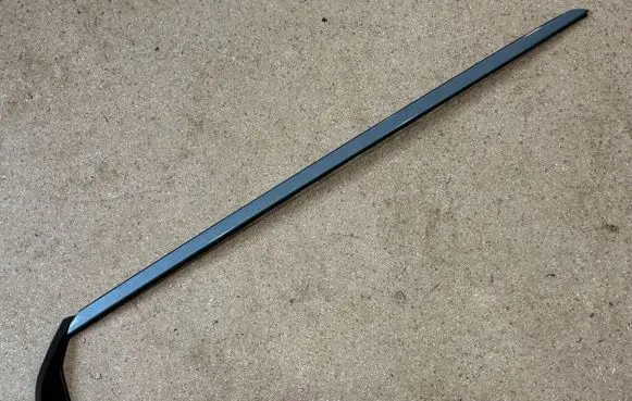 Front door glass trim molding