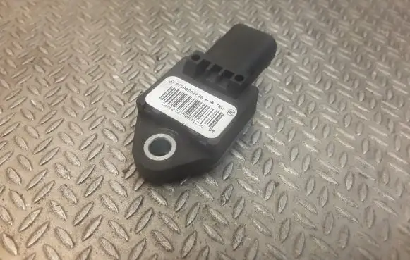 Mercedes-Benz B W245 Airbag deployment crash/impact sensor 1698202226