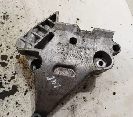 Audi A3 S3 A3 Sportback 8P Engine mounting bracket 03G199207