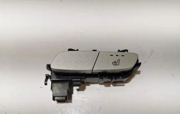 Mercedes-Benz C W205 Seat heating switch A2139057502