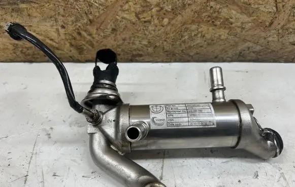 BMW X5 E70 EGR valve cooler 8507334 1171 045384005