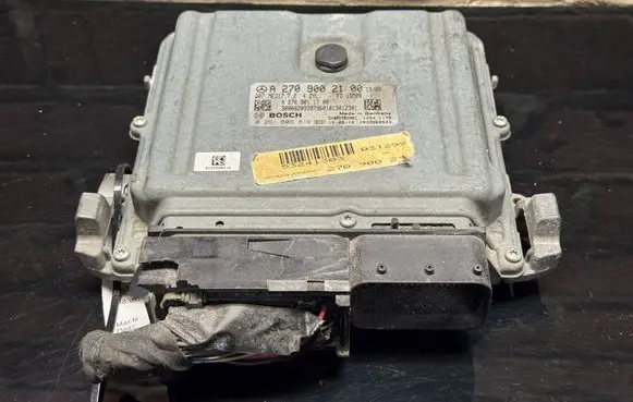 Mercedes-Benz A W176 Engine control unit/module A2709002100 0261S09816