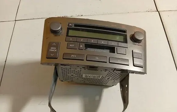 Toyota Avensis T250 Radio/CD/DVD/GPS head unit 8612005081
