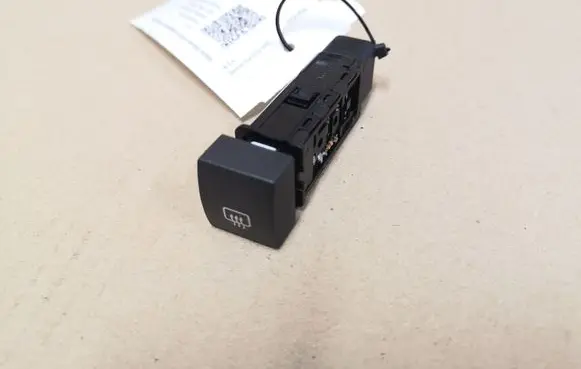 KIA Sorento Windscreen/window heater switch 621W05010 202002962
